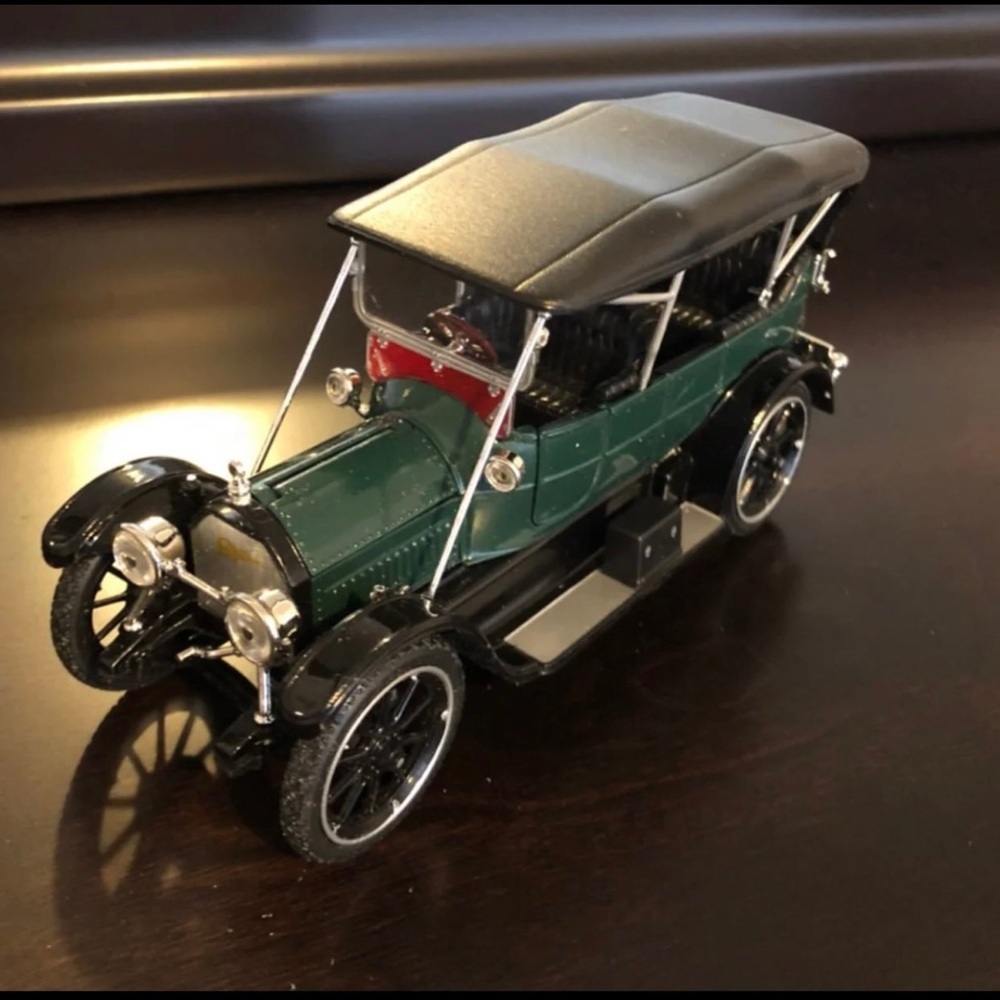 1913 Cadillac Touring Model Diecast Car | National Motor Museum Mint Collectible - Picture 2 of 6